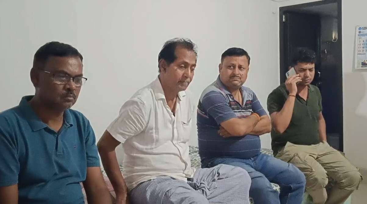 কাশ্মীরে জঙ্গি হামলায় নিহত পুরুলিয়ার আইবি অফিসার 2 Screenshot202025 04 2320221611