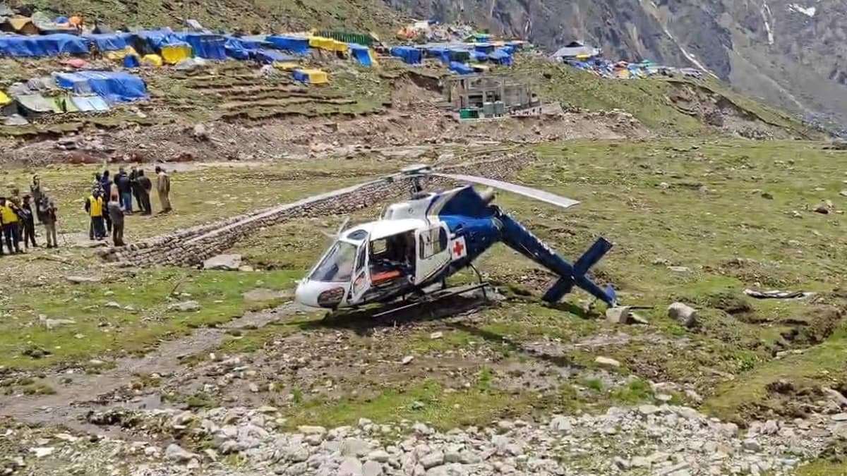 কেদারনাথে ভেঙে আছড়ে পড়ল এয়ার অ্যাম্বুল্যান্স 1 80 116 1
