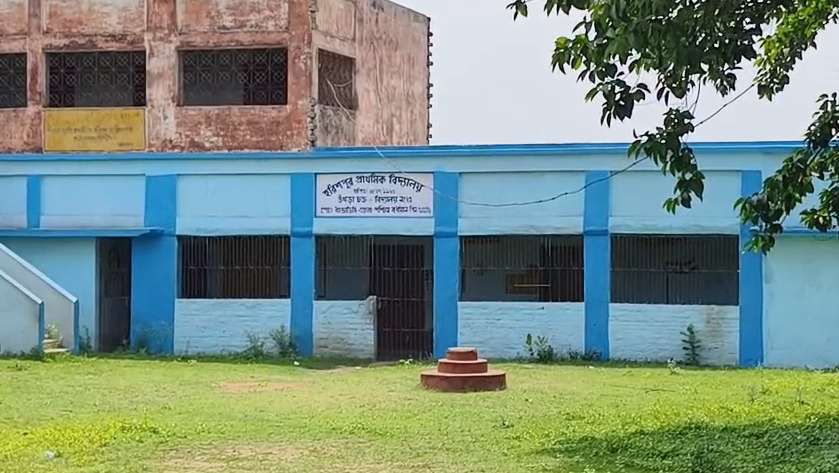 ধসের আতঙ্কে হরিশপুর, পূর্ণবাসন আজও অধরা 2 Screenshot202025 05 2220143624