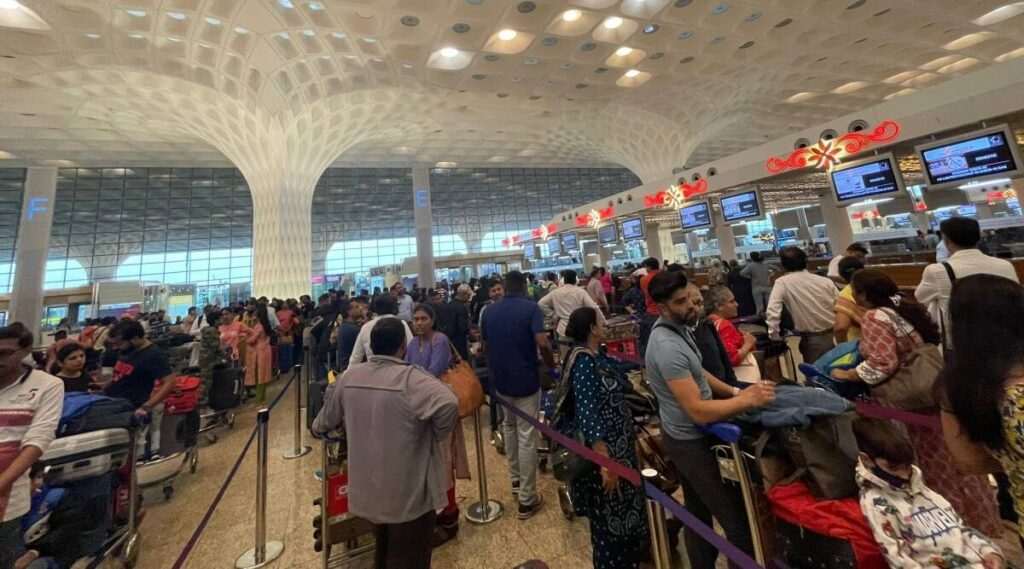 মুম্বই বিমানবন্দরে দুই ISIS জঙ্গি গ্রেফতার: ২ বছর পর অবশেষে ধরা পড়ল ‘ডায়াপারওয়ালা’ ও তালহা খান 1 mumbai airport