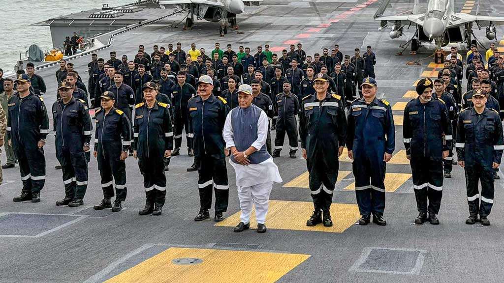 ‘পাকিস্তানকে চার টুকরো করে দিতে পারতাম’, হুঙ্কার রাজনাথের 1 rajnath singh india navy 300525 01 1748607746