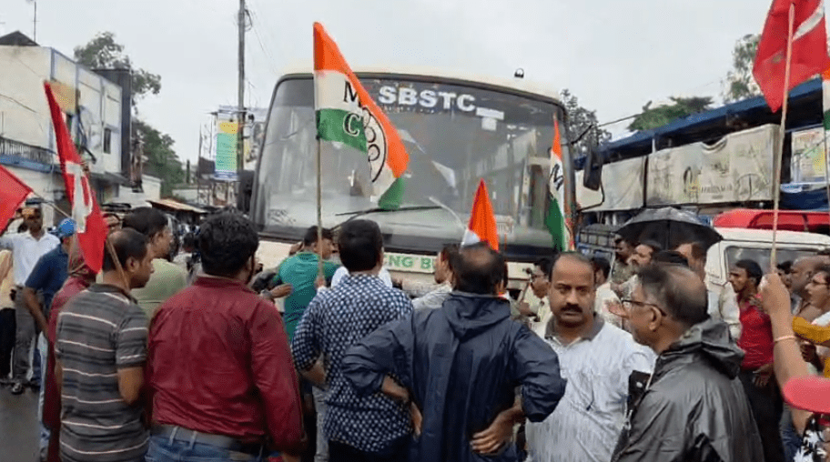 আসানসোলে ধর্মঘট ঘিরে উত্তেজনা, দুই পক্ষের বচসা 1 Screenshot 2025 07 09 172523