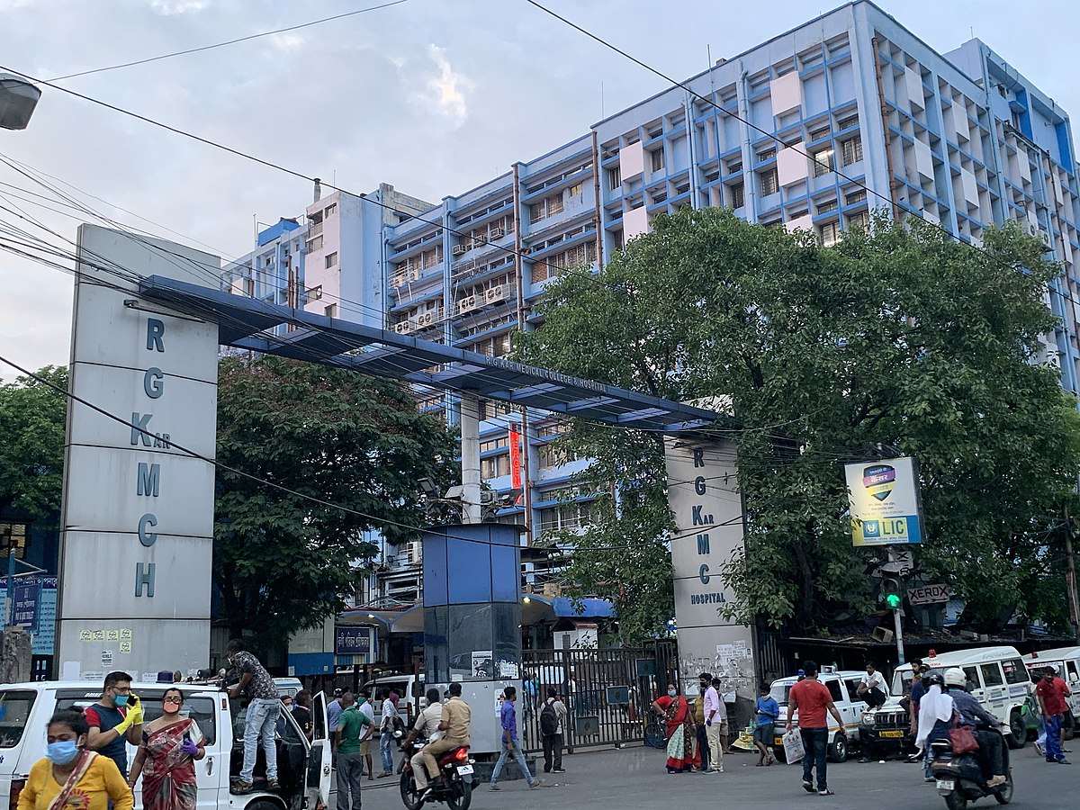 আরজি করের নির্যাতিতার বাবাকে আইনি নোটিস পাঠালেন কুণাল 2 1200px R. G. Kar Medical College 26 Hospital during Covid 19 04
