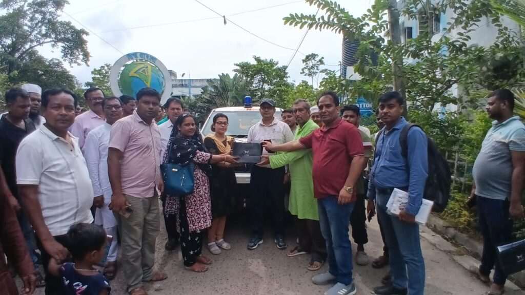 আমডাঙ্গায় বিধায়ক তহবিল থেকে চালু হল দুটি এসি অ্যাম্বুলেন্স 1 WhatsApp Image 2025 08 14 at 11.25.58 c4c53748