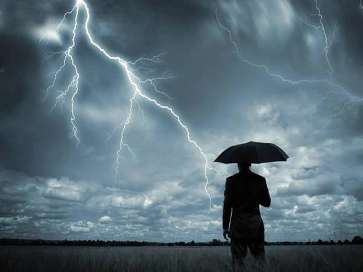 দেশজুড়ে ভারী বৃষ্টি ও ঝড়ের সর্তকতা 2 lightning thunderstorms 4 2024 04 48c66e7340dd715f3ab6f43bb5f4d80a